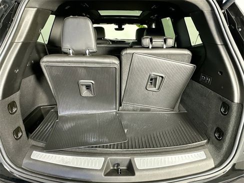 Used 2024 Cadillac XT6 Sport w/ LPO, ONYX Package image 36