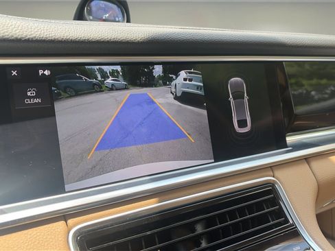 Used 2020 Porsche Panamera 4 AWD/4WD image 17