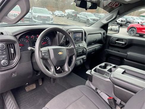 Used 2020 Chevrolet Silverado 1500 Custom w/ Custom Value Package image 10