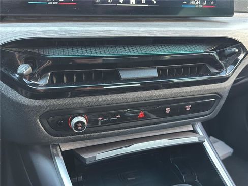 Used 2025 BMW 330i xDrive 330i xDrive image 21