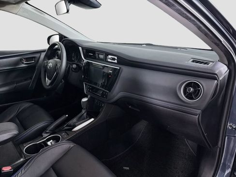 Used 2017 Toyota Corolla XSE FWD image 19