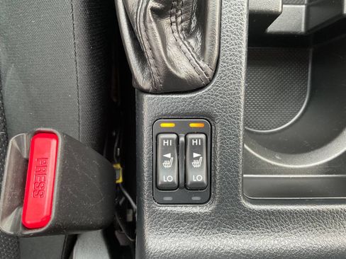 Used 2016 Subaru Impreza 2.0i Premium image 16