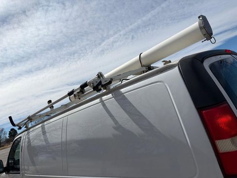 Used 2013 Chevrolet Express 2500 RWD image 9