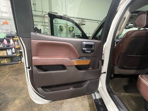 Used 2015 Chevrolet Silverado 1500 High Country image 27