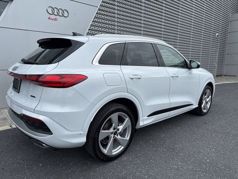 New 2025 Audi Q5 Prestige image 9