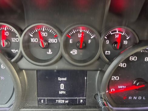 Used 2020 Chevrolet Silverado 1500 Custom w/ Custom Value Package image 11