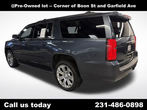 Used 2020 Chevrolet Suburban LT AWD/4WD image 3