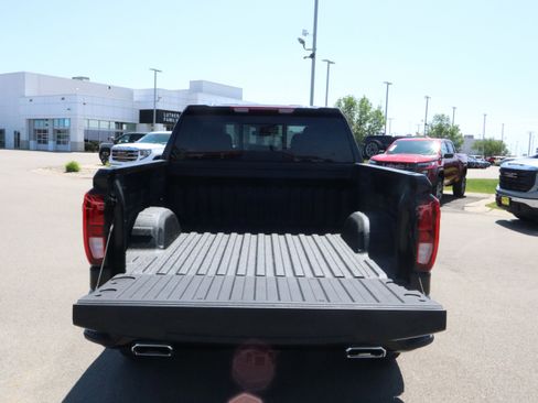 New 2025 GMC Sierra 1500 Elevation image 16