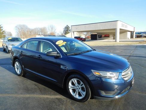 Used 2017 Ford Taurus SE image 10