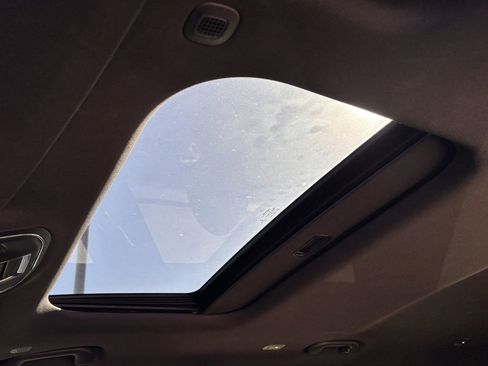 Used 2023 Jeep Grand Cherokee L Laredo image 22