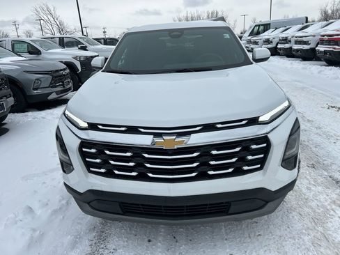 New 2026 Chevrolet Equinox LT AWD/4WD image 2