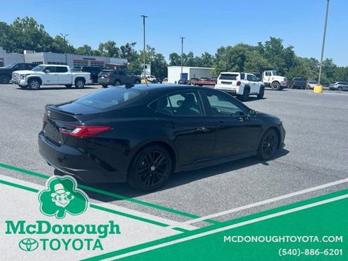 Used 2025 Toyota Camry SE FWD image 8