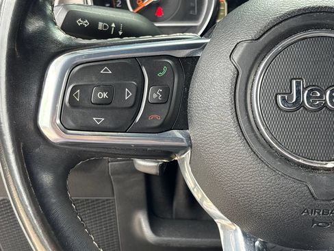 Used 2020 Jeep Gladiator Overland w/ Safety Group AWD/4WD image 19