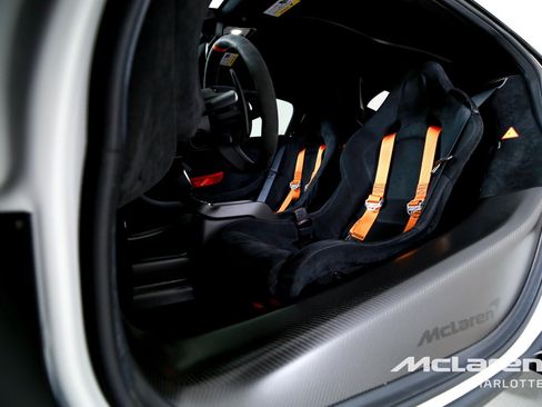 Used 2020 McLaren 620R RWD image 12