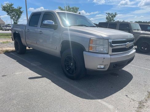 Used 2008 Chevrolet Silverado 1500 LTZ w/ Safety Package RWD image 2