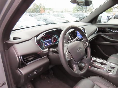 Used 2023 Chevrolet Traverse RS image 13