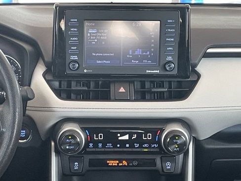 Used 2022 Toyota RAV4 XLE FWD image 13