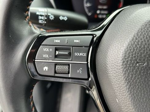 Used 2025 Honda HR-V Sport image 11