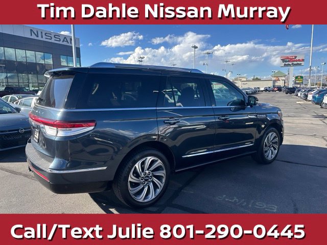 Used 2022 Lincoln Navigator Reserve AWD/4WD image 12