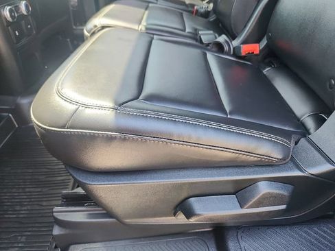 Used 2022 Ford Explorer XLT w/ Equipment Group 202A AWD/4WD image 28