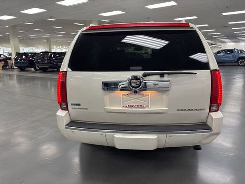 Used 2011 Cadillac Escalade ESV Platinum AWD/4WD image 6