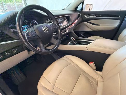 Used 2018 Buick Enclave Essence FWD image 11