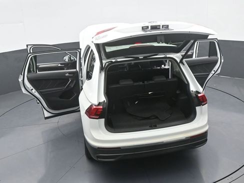 Used 2022 Volkswagen Tiguan SE image 68