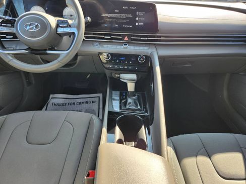 Certified 2023 Hyundai Elantra SEL w/ Convenience Package FWD image 13