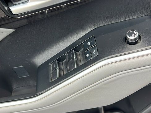 Certified 2021 Toyota Highlander Platinum image 26