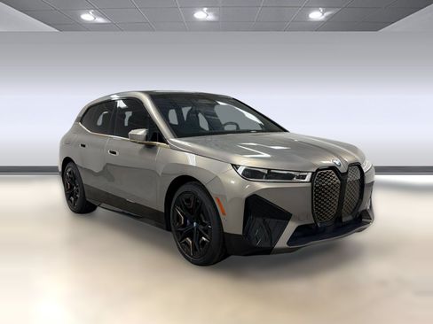 Used 2023 BMW iX M60 w/ Executive Package AWD/4WD image 7