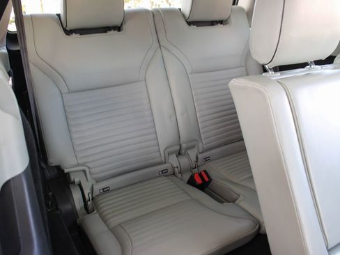 Used 2019 Land Rover Discovery HSE Luxury AWD/4WD image 26