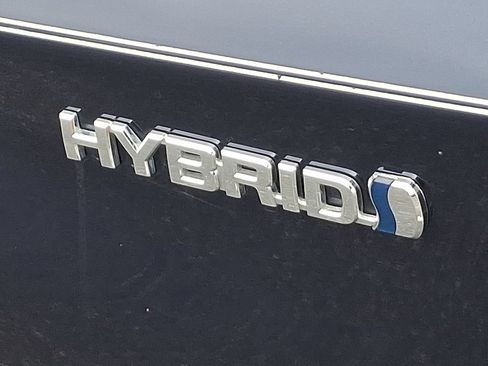Used 2015 Toyota Prius Three FWD image 33