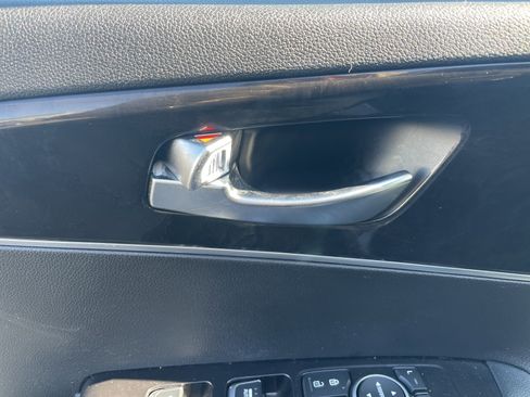 Used 2017 Kia Sorento LX image 37