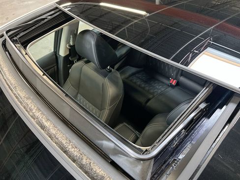 Used 2023 Nissan Maxima Platinum w/ Sport Mat Group FWD image 23