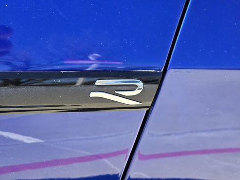 Used 2024 Volkswagen Golf R image 11