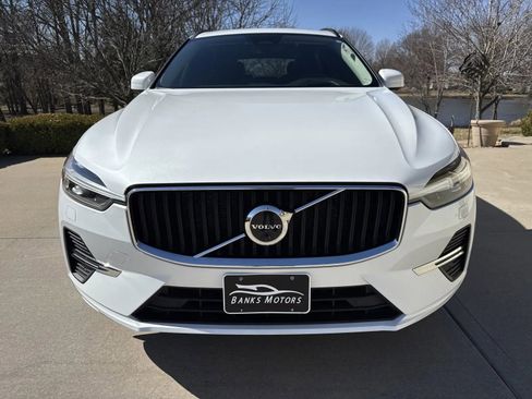 Used 2022 Volvo XC60 B5 Momentum image 8