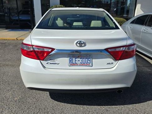 Used 2017 Toyota Camry XLE w/ Moonroof Package image 37
