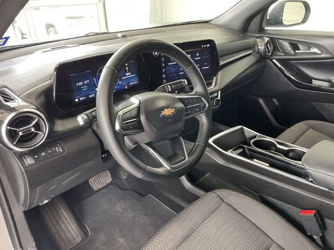 Used 2025 Chevrolet Equinox LT AWD/4WD image 8