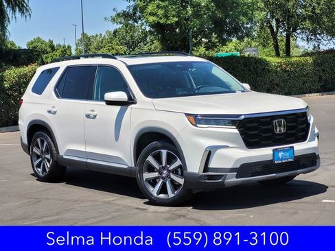 Certified 2025 Honda Pilot Touring image 2