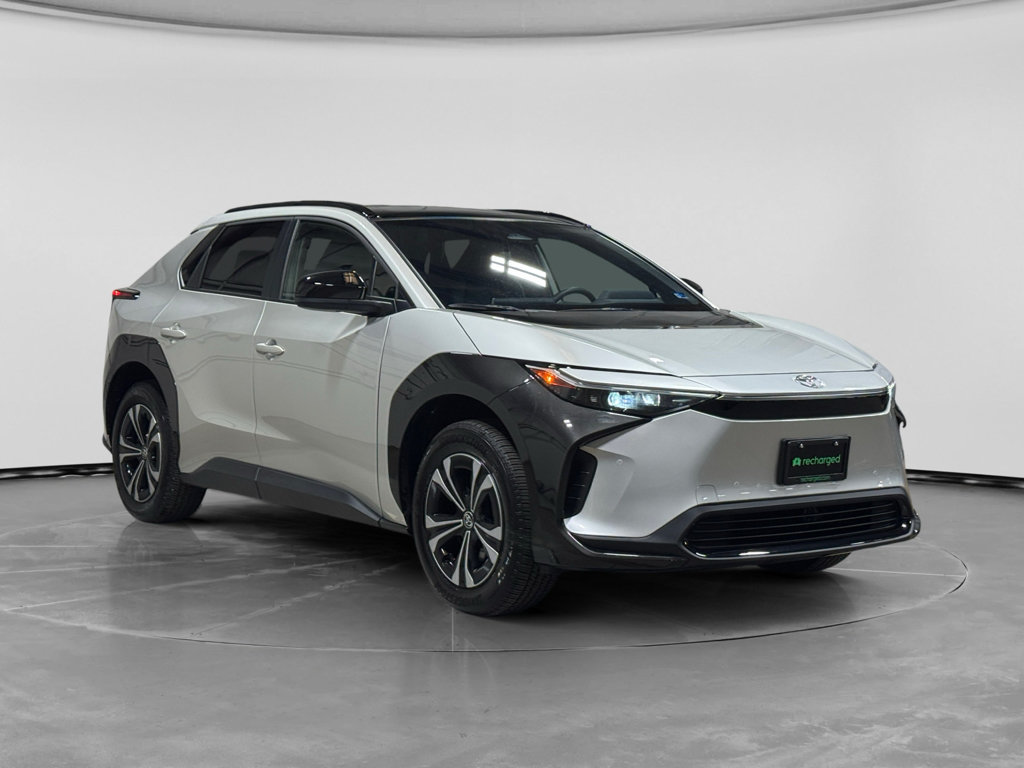 Used 2025 Toyota bZ4X FWD w/ Weather Package image 4