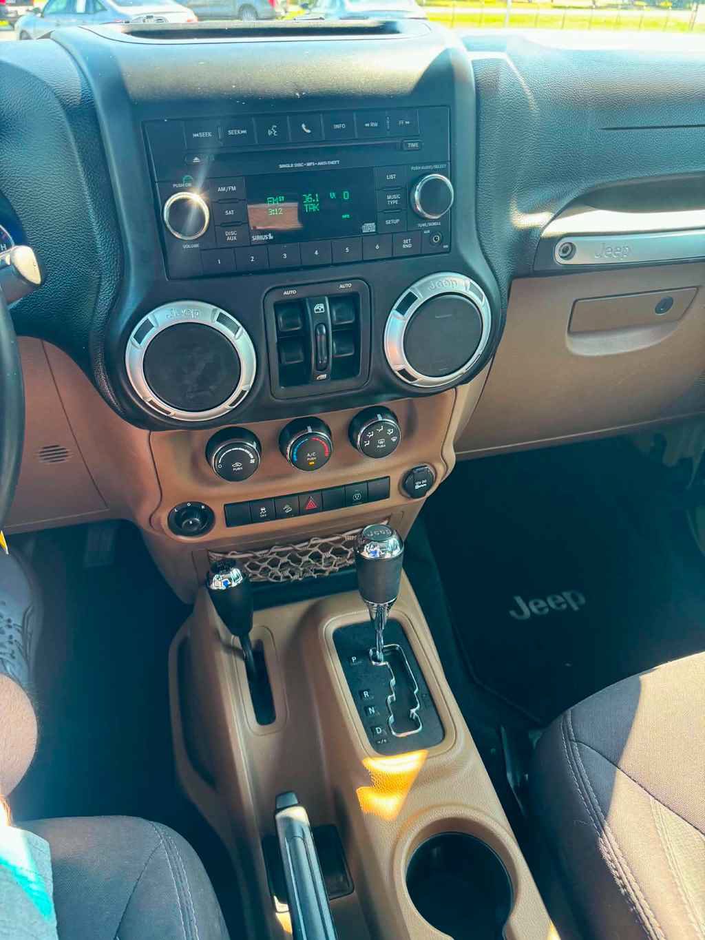 Used 2013 Jeep Wrangler Unlimited Sahara w/ Connectivity Group AWD/4WD image 14