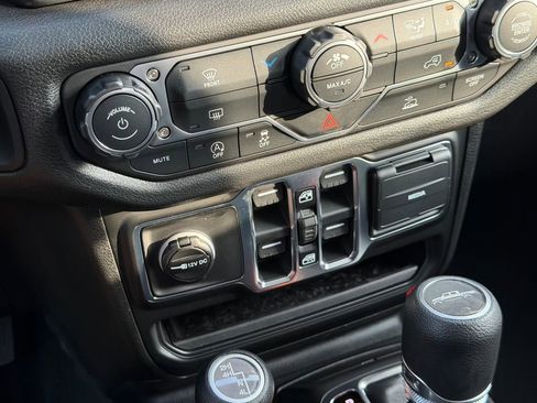 New 2026 Jeep Gladiator Sport image 18