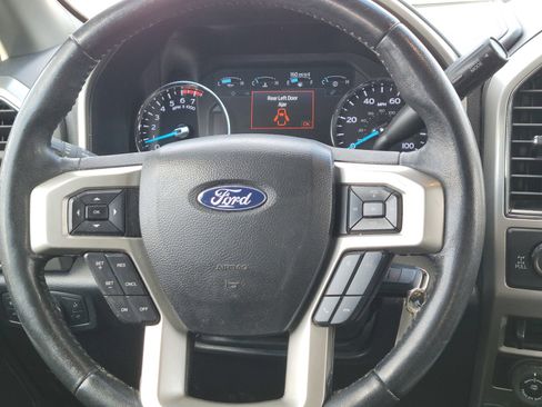 Used 2020 Ford F250 Lariat w/ Chrome Package image 28