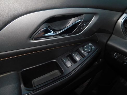 Used 2019 Chevrolet Traverse LT FWD image 33