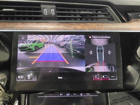 Used 2019 Audi e-tron Prestige w/ Prestige Package AWD/4WD image 19
