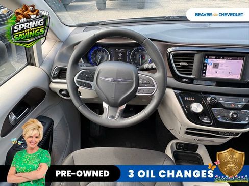 Used 2023 Chrysler Voyager LX FWD image 16