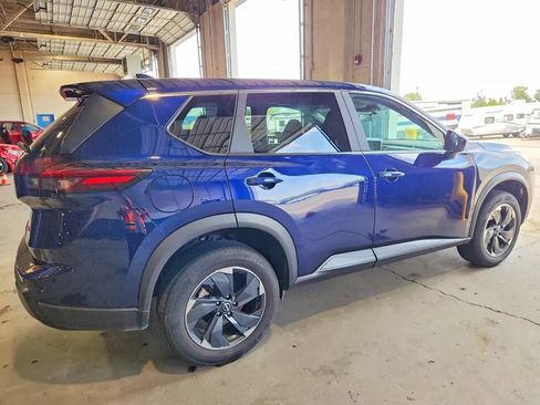Used 2025 Nissan Rogue SV AWD/4WD image 3