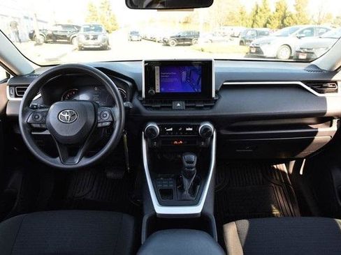 Used 2024 Toyota RAV4 LE image 8