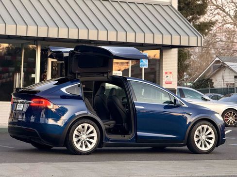 Used 2020 Tesla Model X Long Range image 8