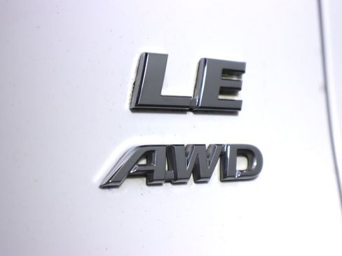 Used 2021 Toyota RAV4 LE AWD/4WD image 35